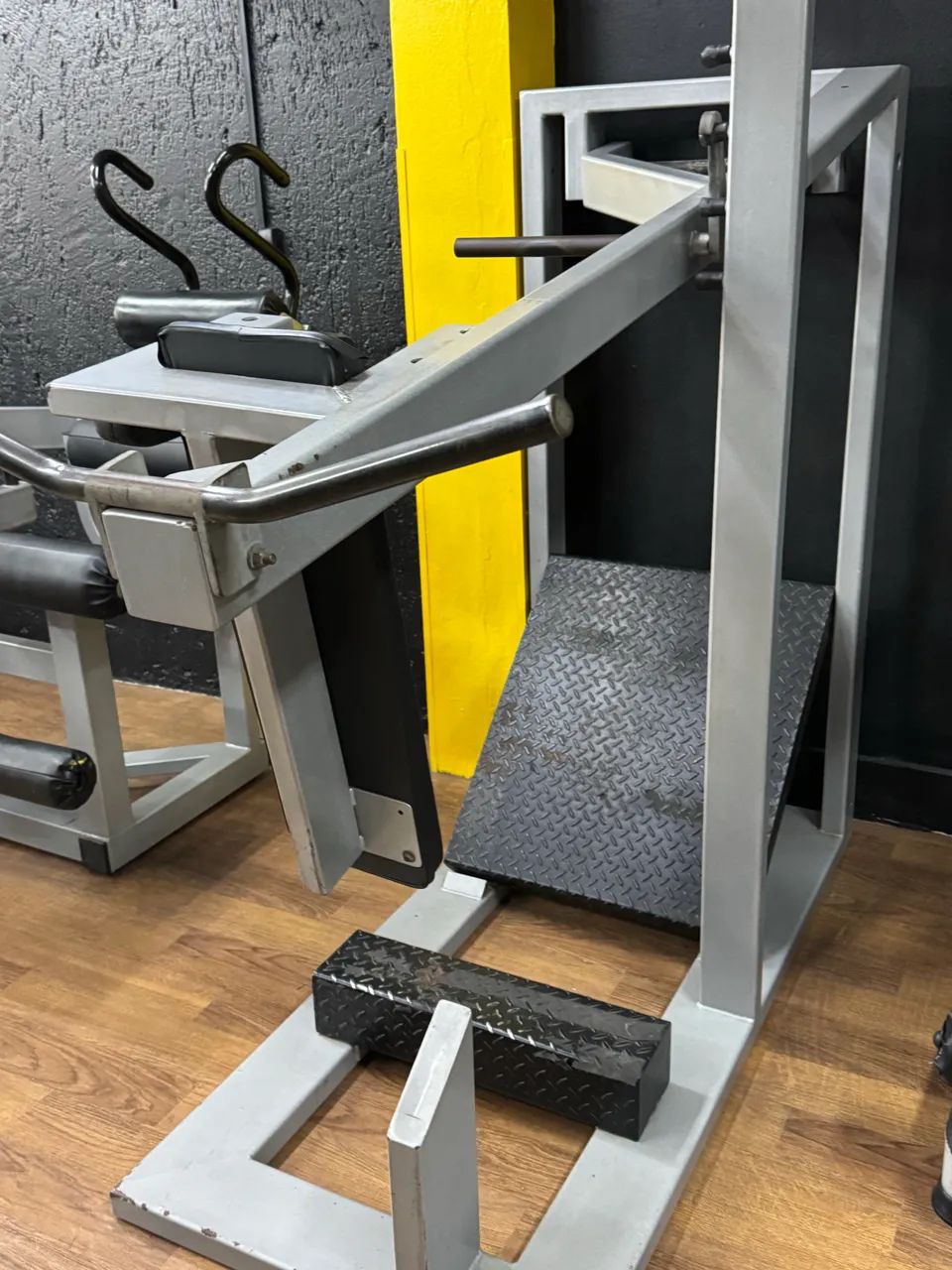 Máquina de musculação  - Foto 3