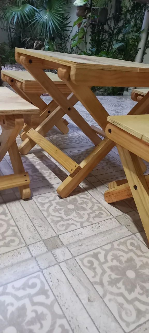Mesa de madeira dobrável infantil. - Foto 3