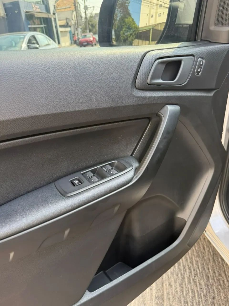 Ford Ranger XLS 2.2 4x4 CD Diesel Aut., foto 11 de 16