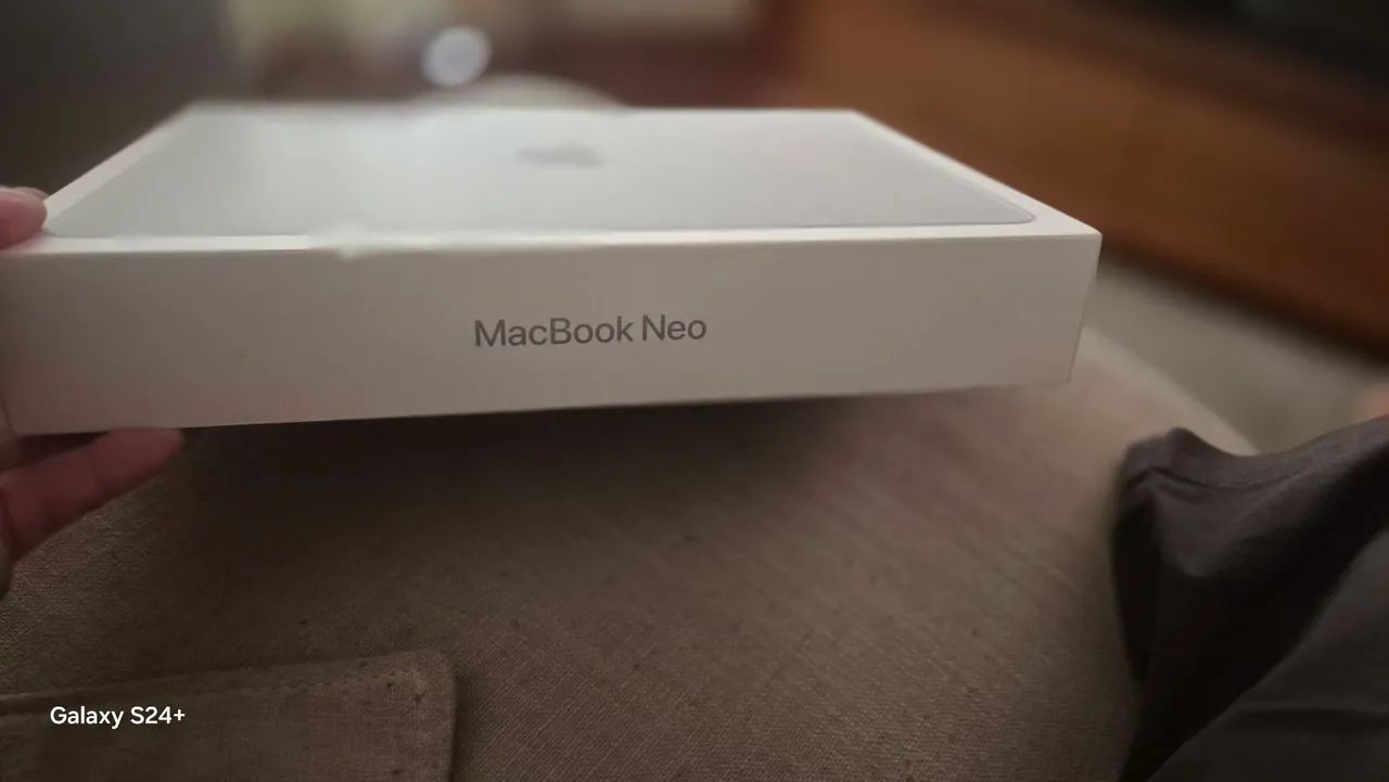 MacBook Neo Prateado 512GB Magic Keyboard LACRADO com NF Apple USA