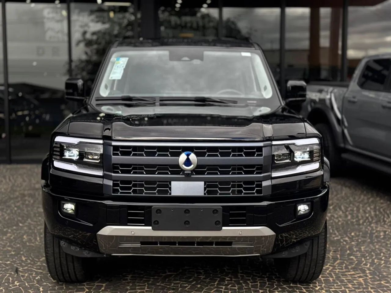 Denza B5 4WD, foto 4 de 10