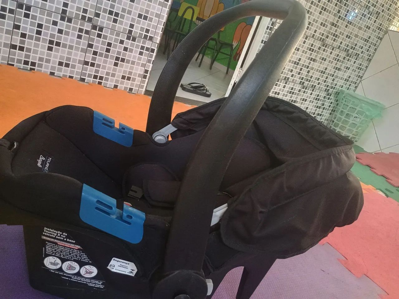 Cadeirinha de bebê para carro. Marca Burigotto. 