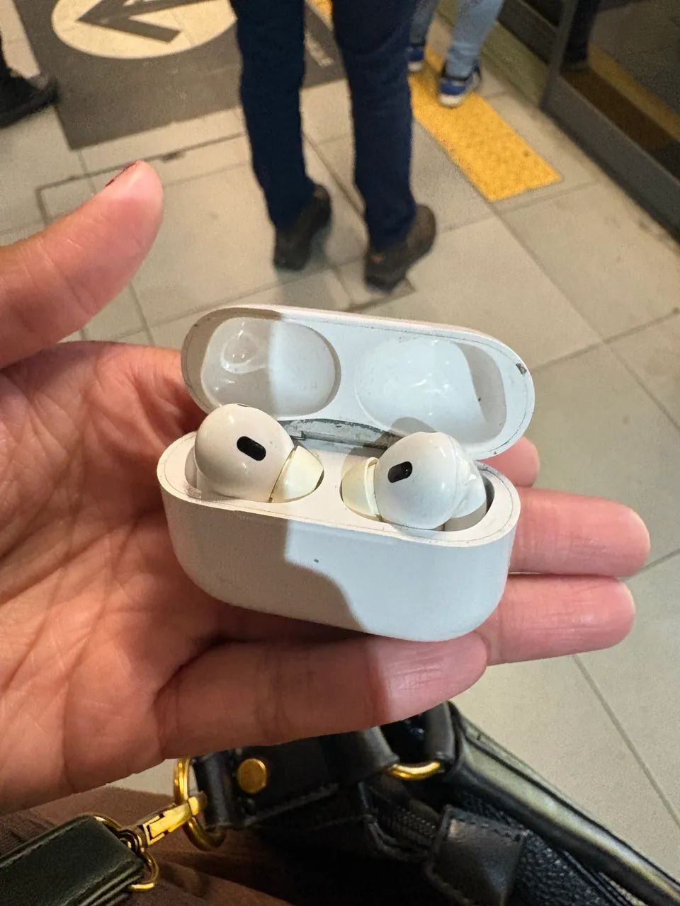 AirPods Pro 2.