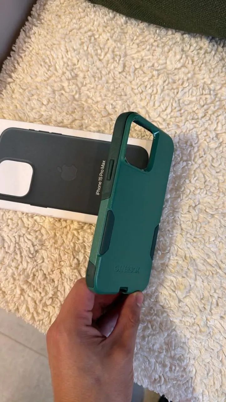 Capa OtterBox Verde iPhone 15 Pro Max - Foto 3