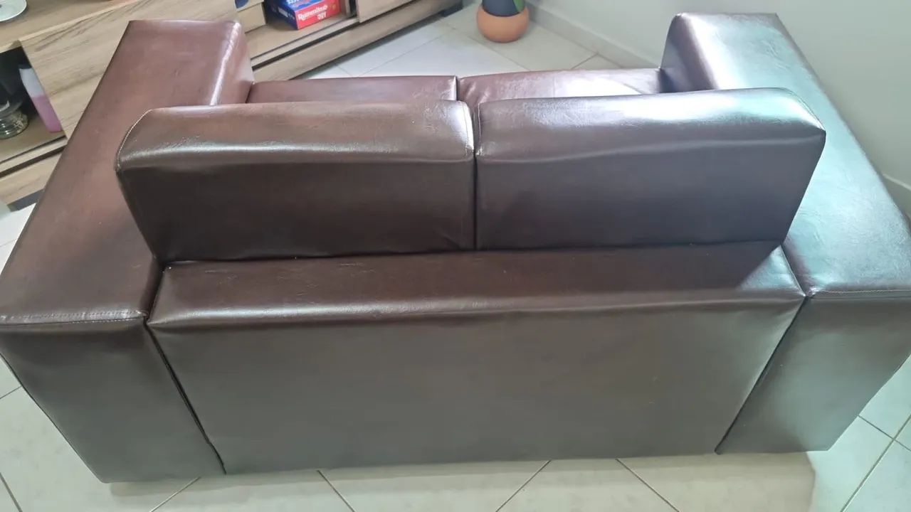 Sofá em couro - Porto Velho/RO
