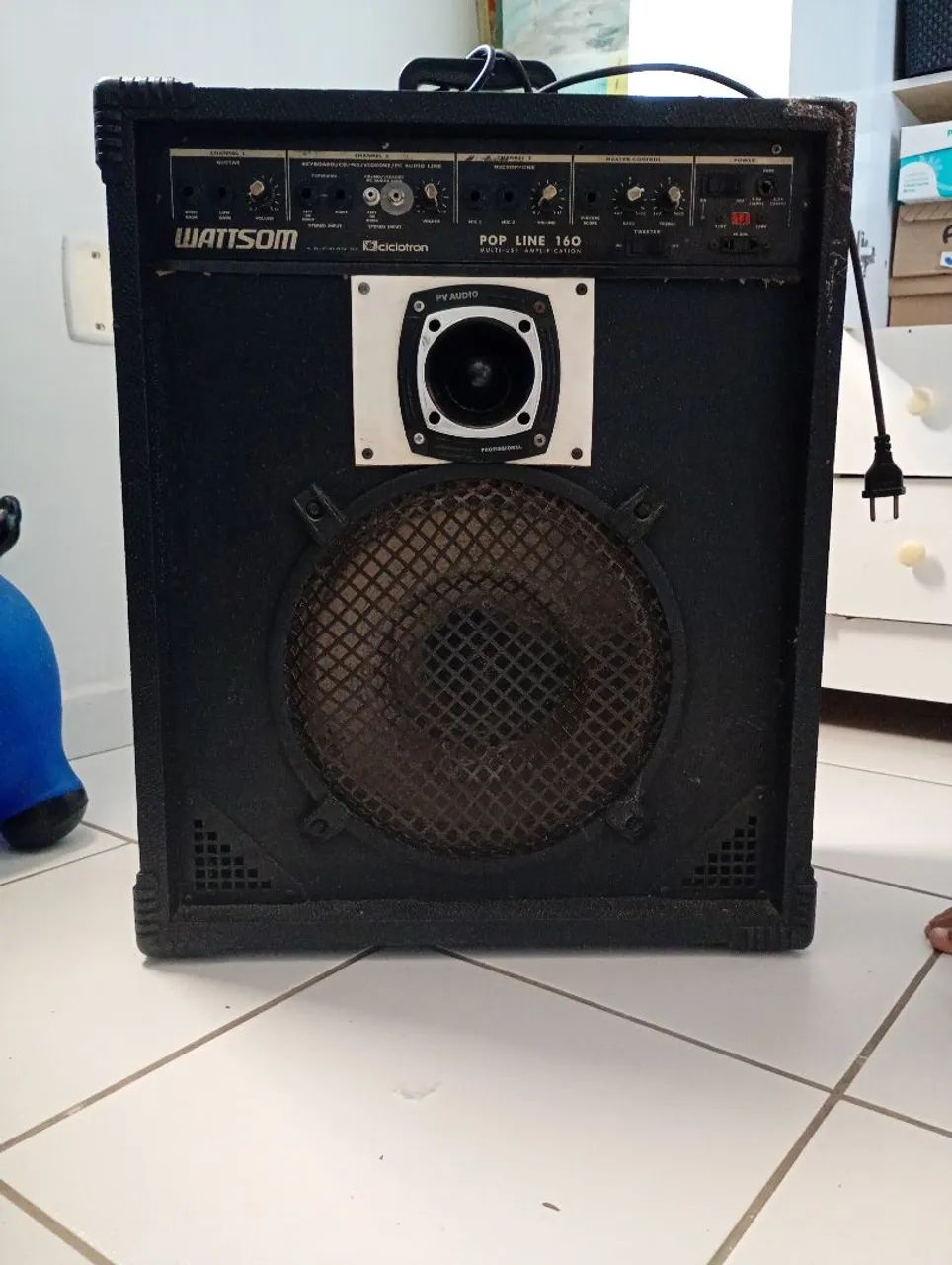 Caixa de som com fio 