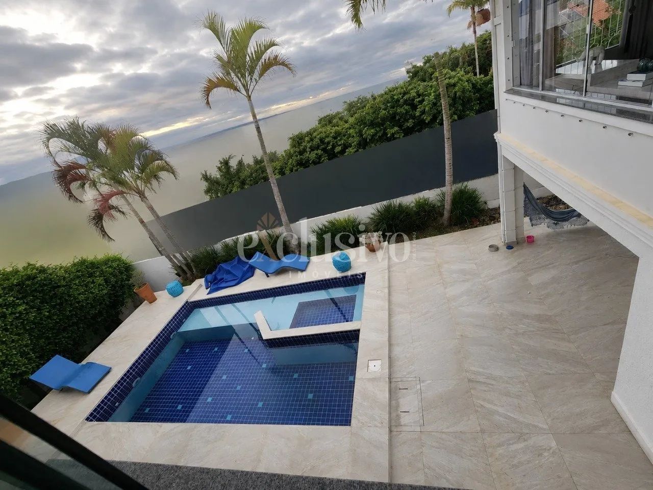 Casa com vista mar no bairro Coqueiros - Foto 3