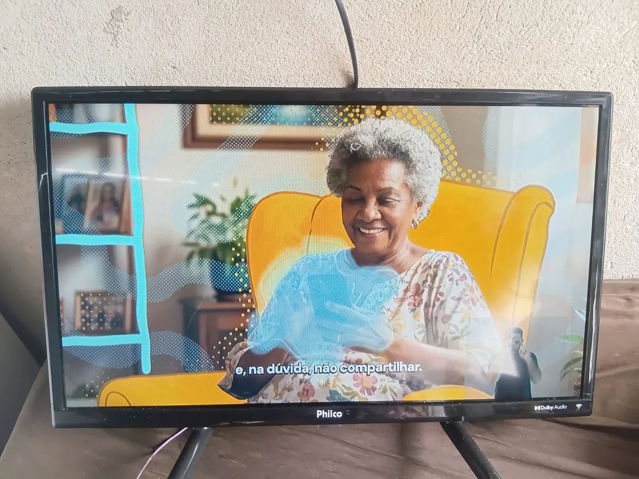 Vendo TV de 24 polegadas smart 