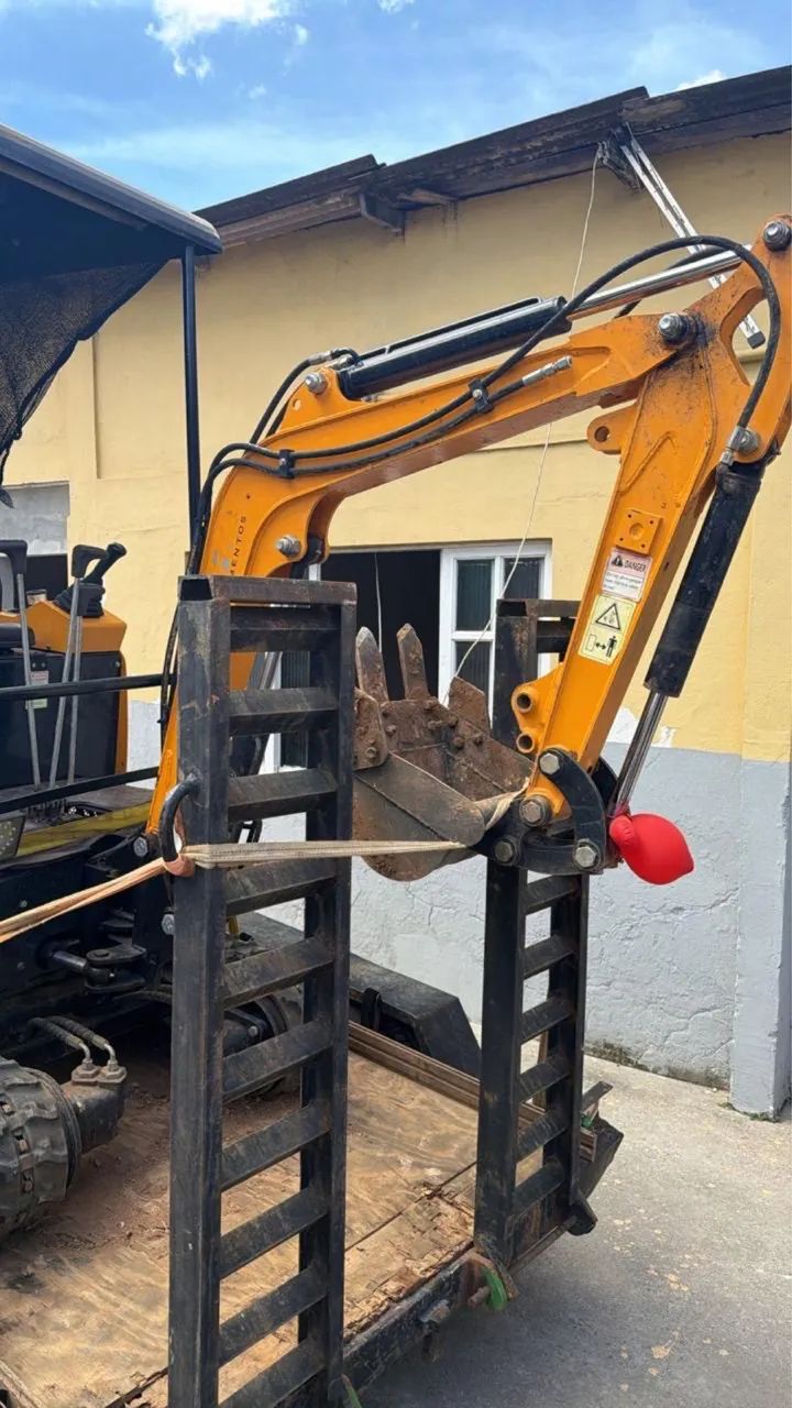 Mini escavadeira 