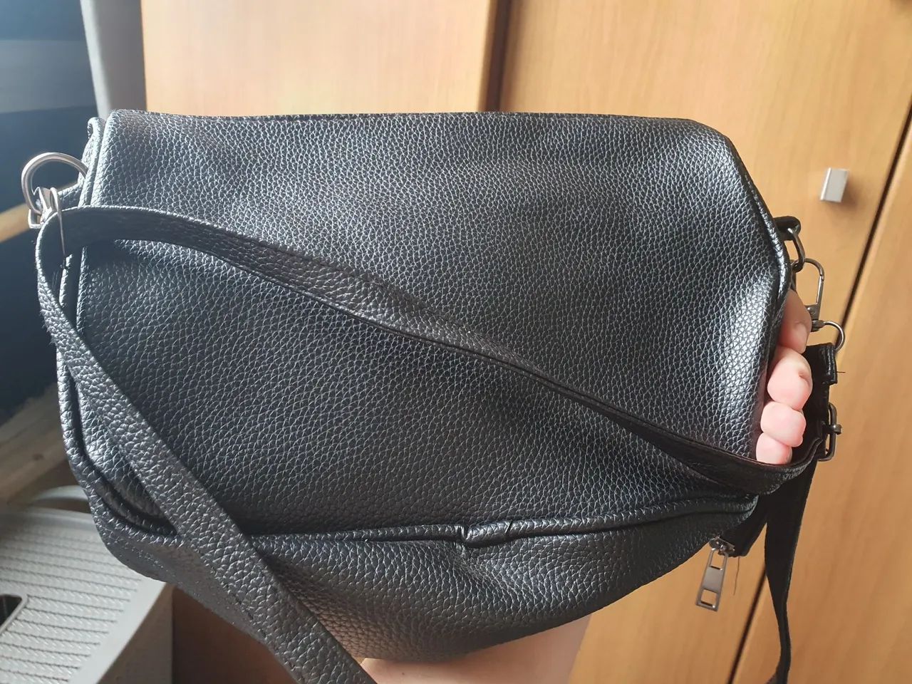 BOLSA PRETA FEMININA COM PORTA MOEDA - Foto 3