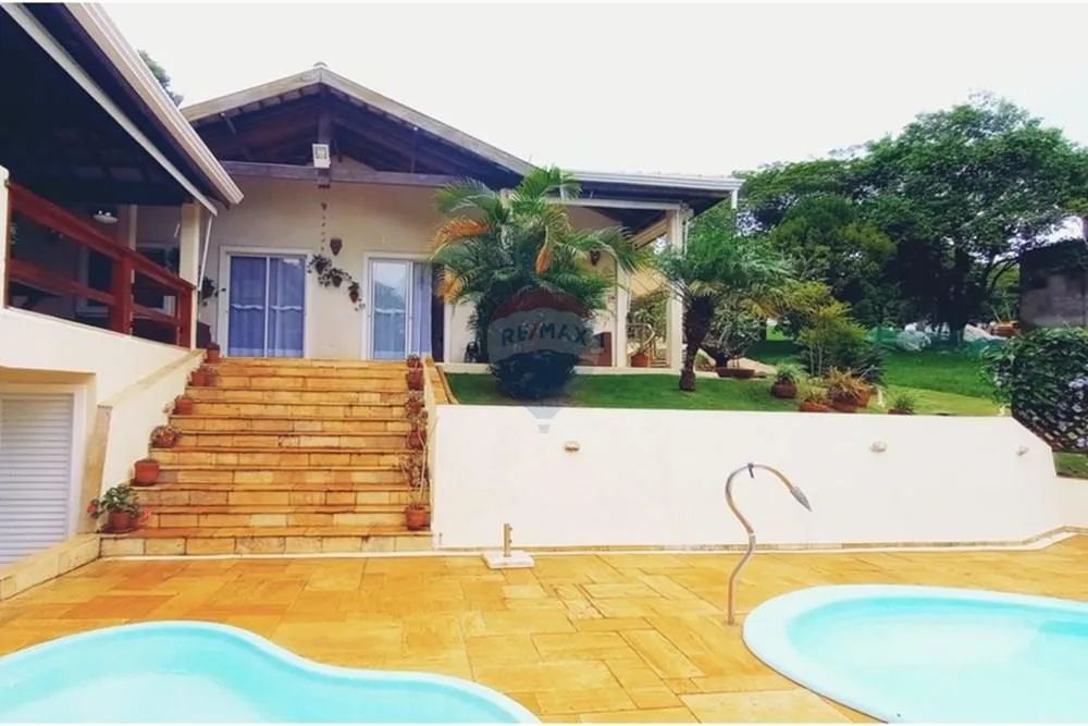 CASA COM 4 DORMITÓRIOS, EM CABREÚVA/SP
