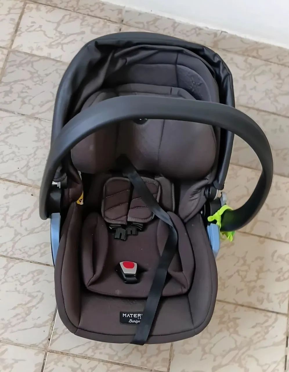 Vende-se bebe conforto da marca materna 