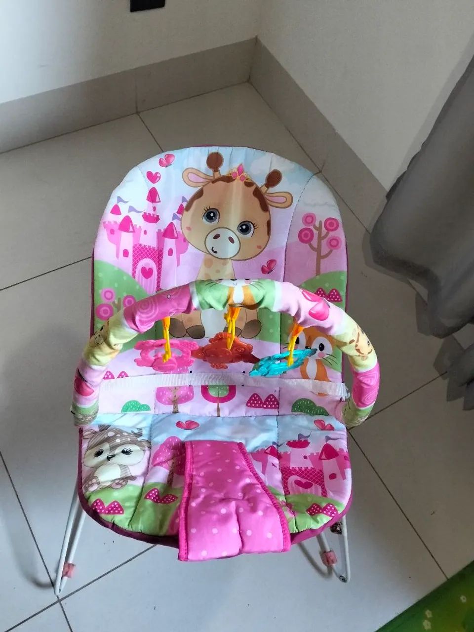 Cadeirinha balanço super conservada 