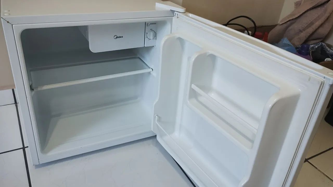 Frigobar Midea 45 l - Foto 3
