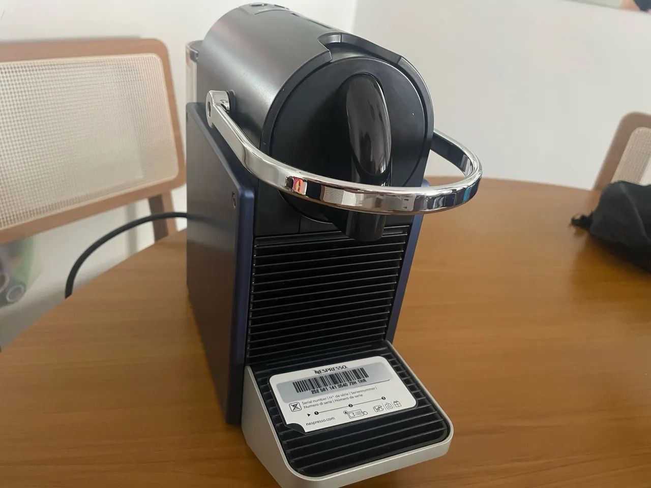 Cafeteira Nespresso Pixie - NOVA