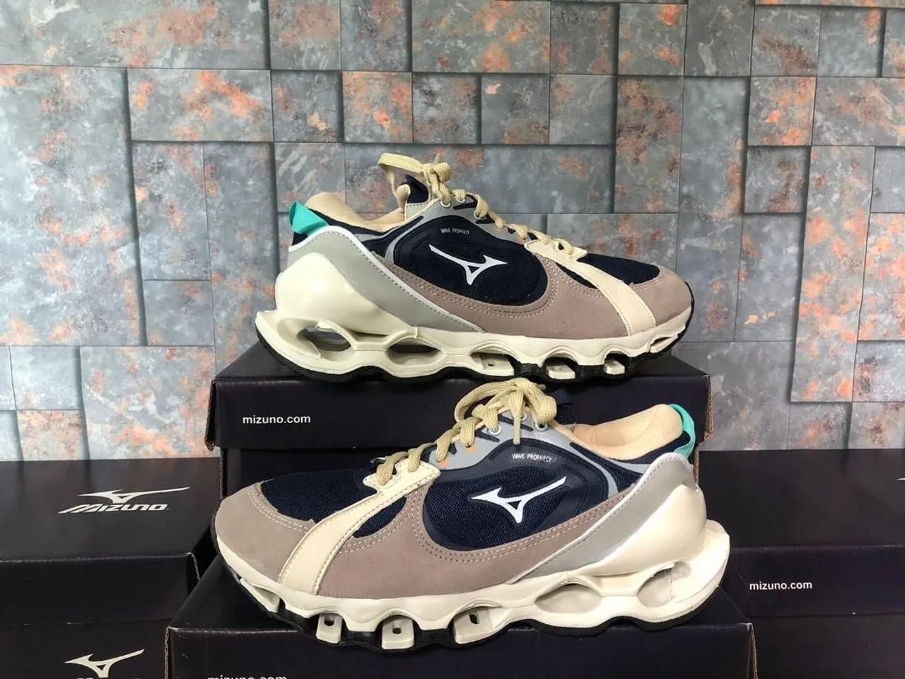 Mizuno M 