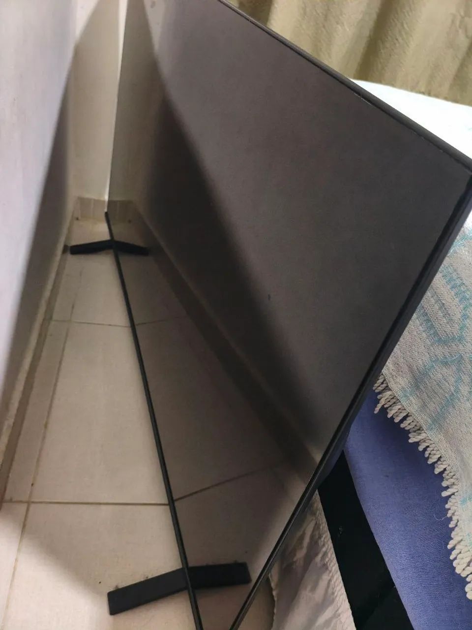 Vendo tv 55 polegadas Philco queimada 2 meses de usa tela na metade  - Foto 2