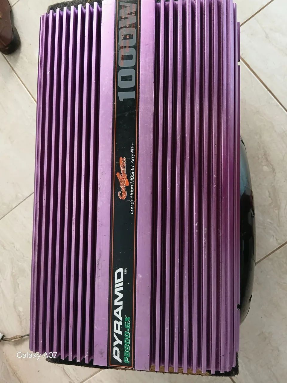Vendo caixa de som e pirâmide  - Foto 2
