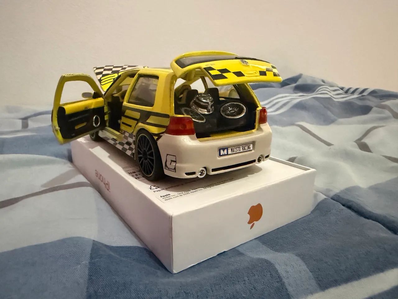 Miniatura Golf Sapão R32 escala 1/24 - Foto 4