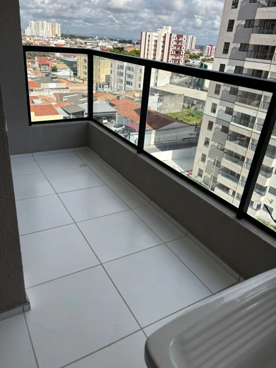 Excelente apartamento na Estrada do Luzia!! - Foto 2