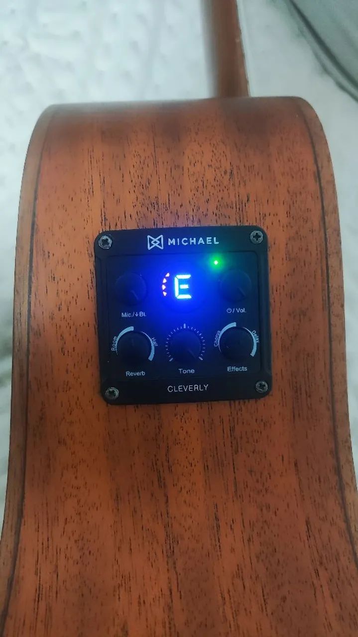 Violão Michael, com efeitos e bluetooth.