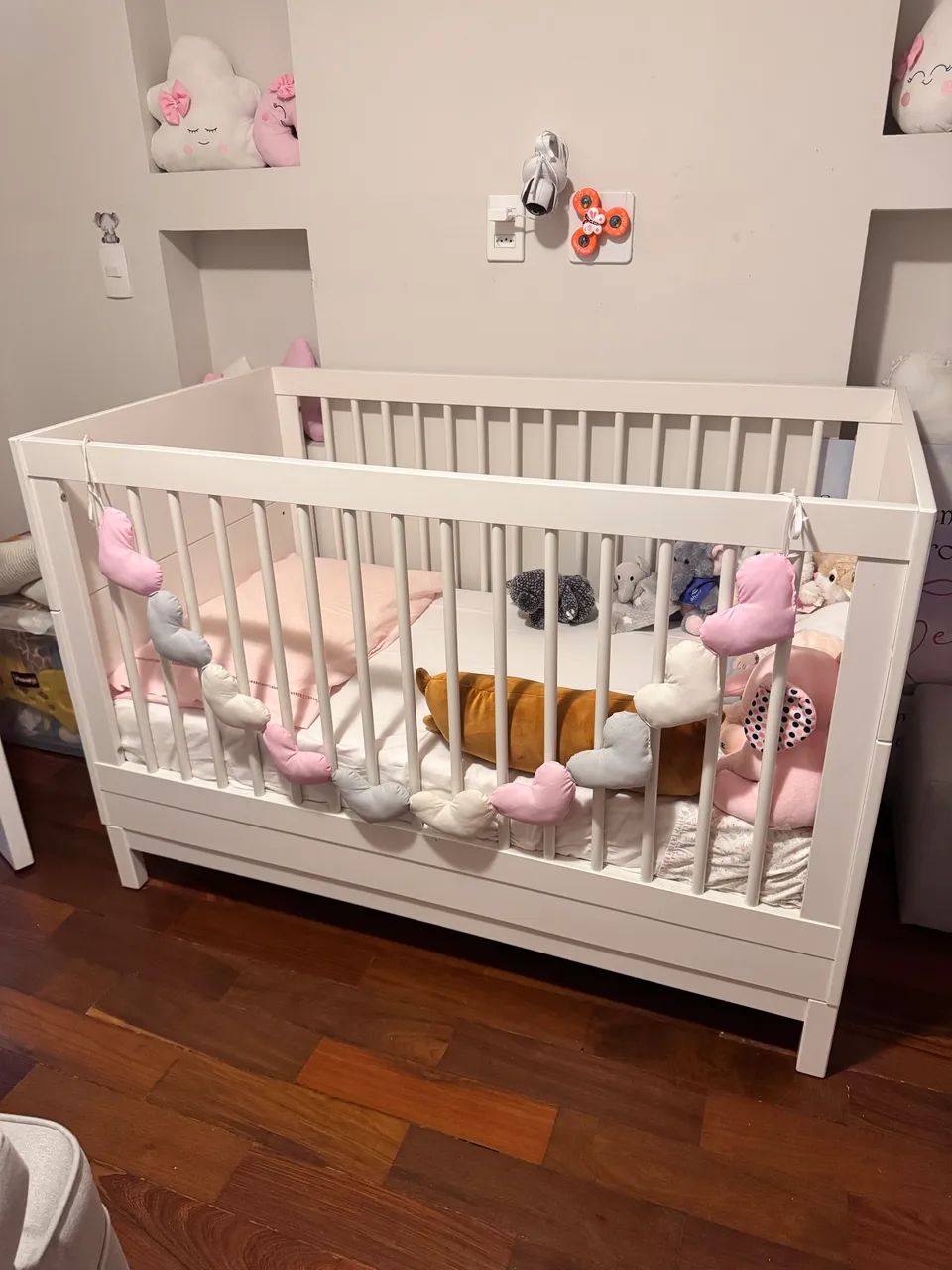 Berço Branco vira mini cama 