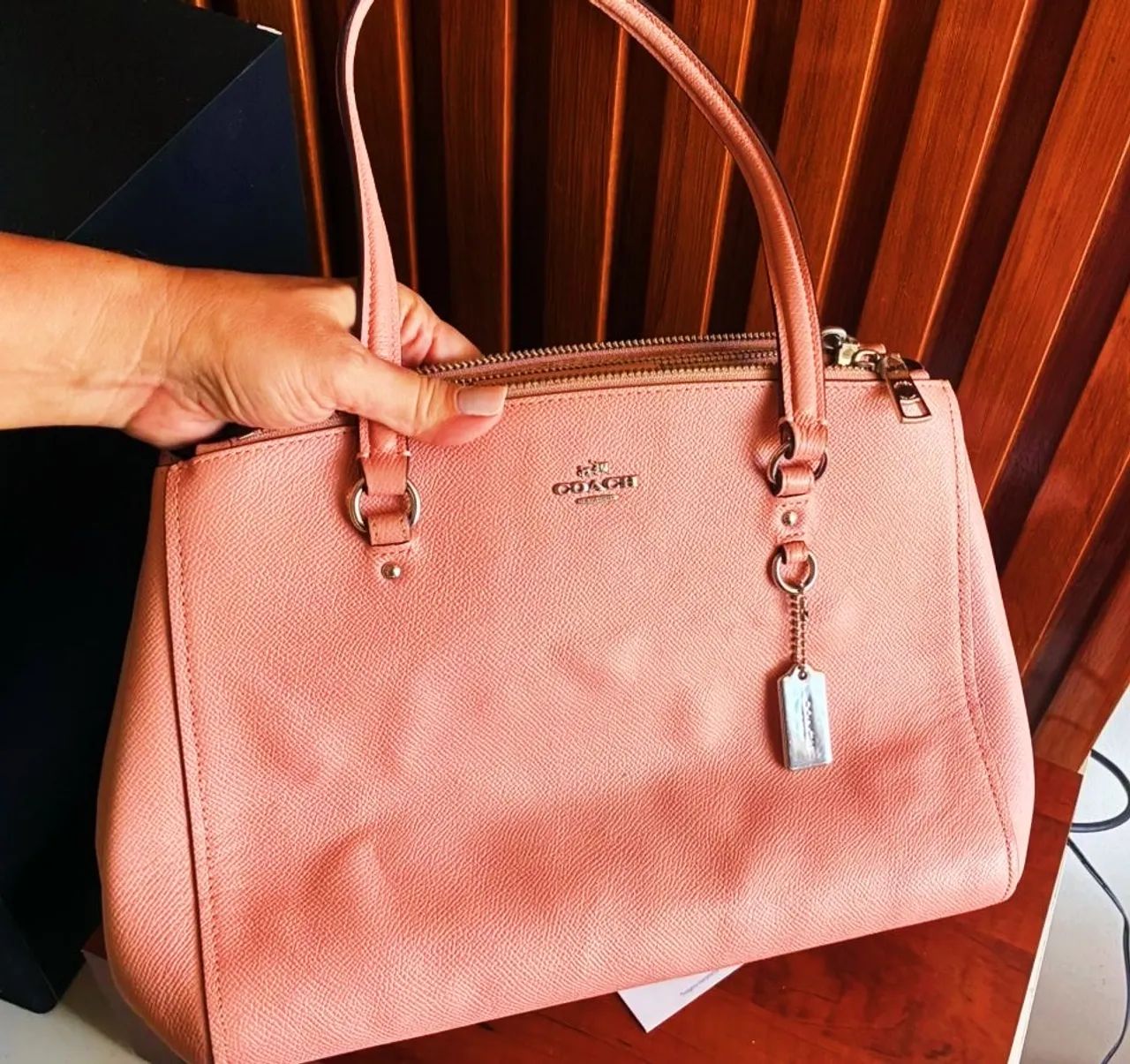 Bolsa Coach original, couro legítimo. rosa