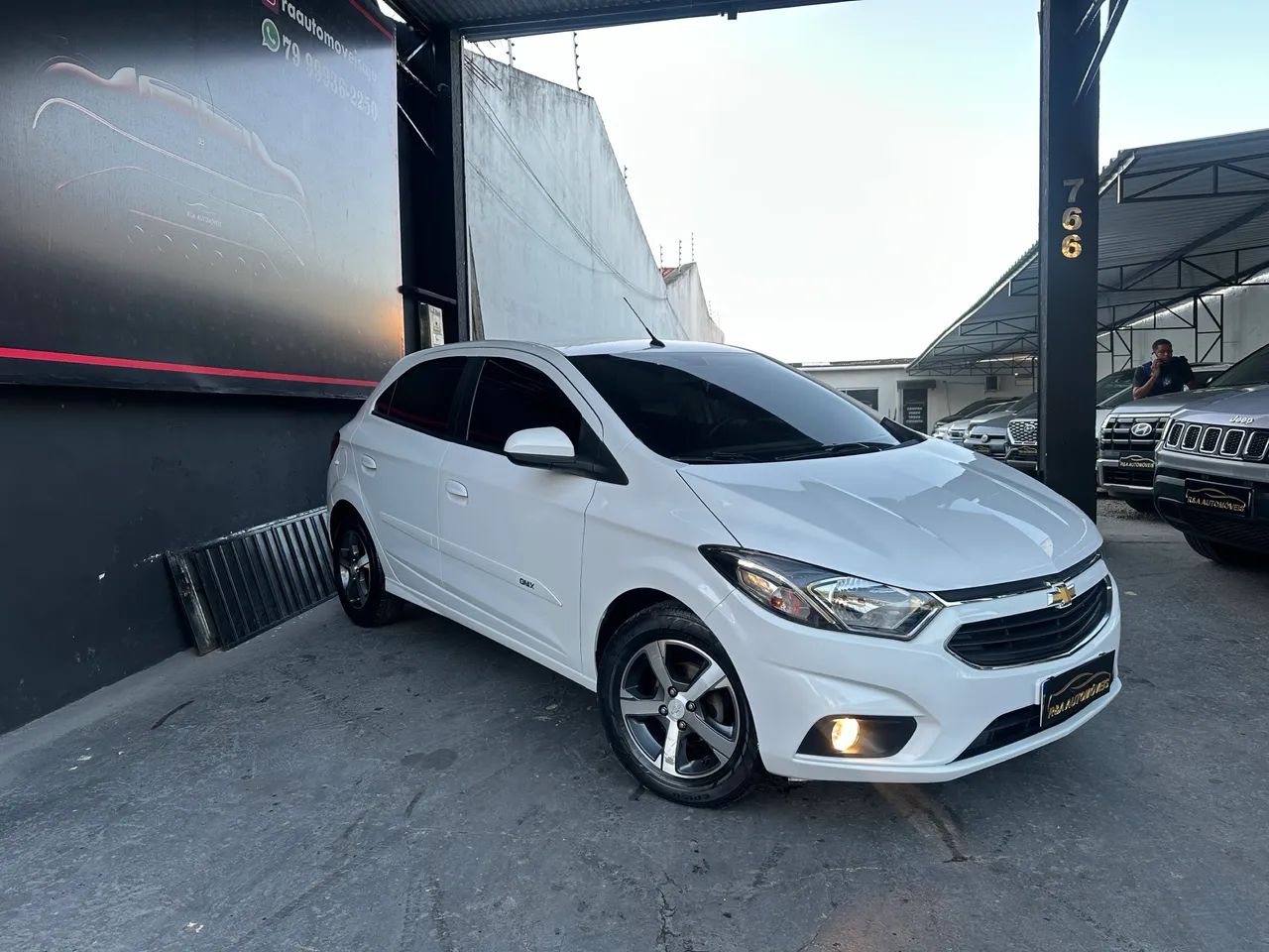 Chevrolet Onix Hatch LTZ 1.4 8V Flex Aut. 4P 2017 - Foto 2