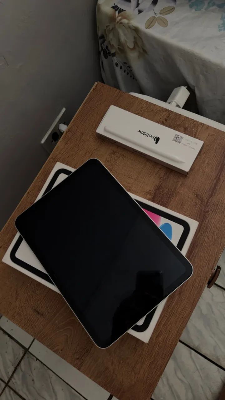 Vende-se Ipad 10° (e outros acessórios) 