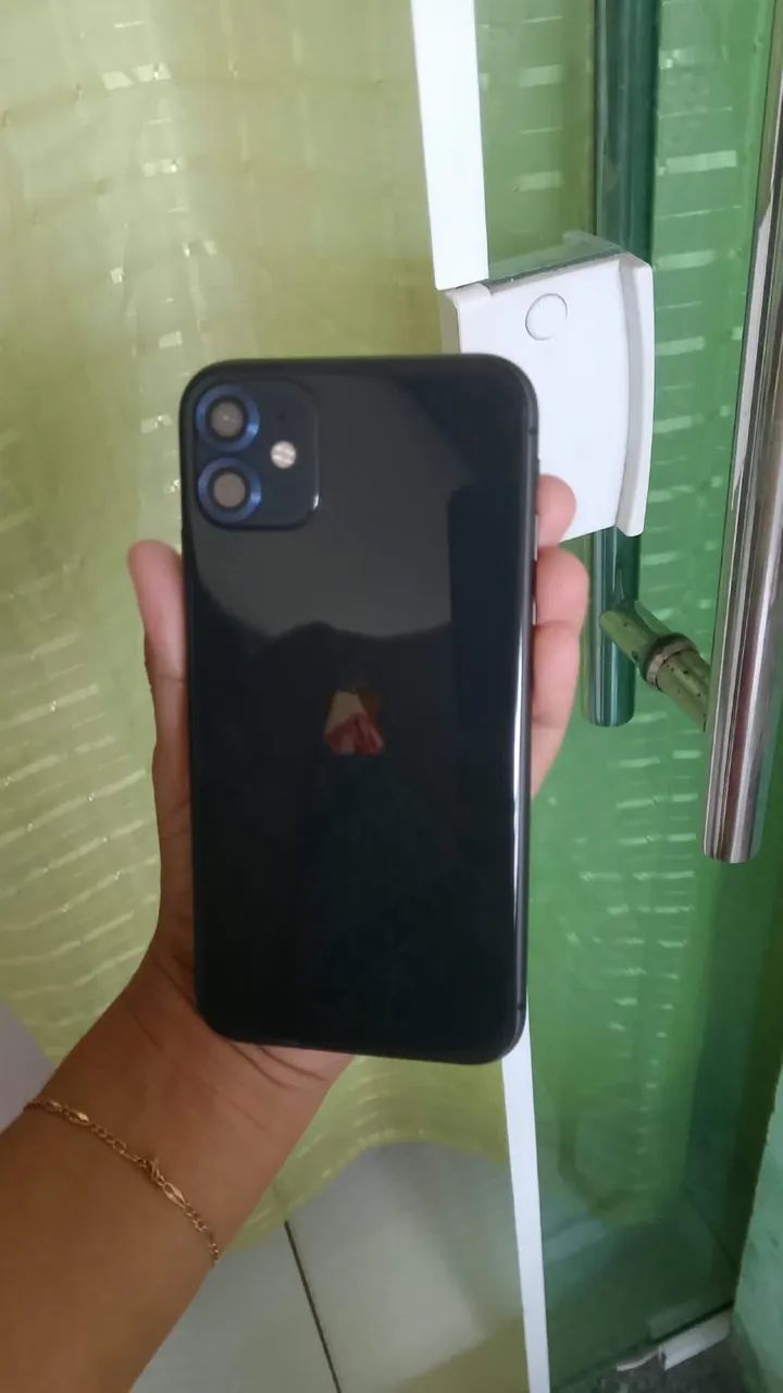 iPhone 11- R$ 800,00 PIX 