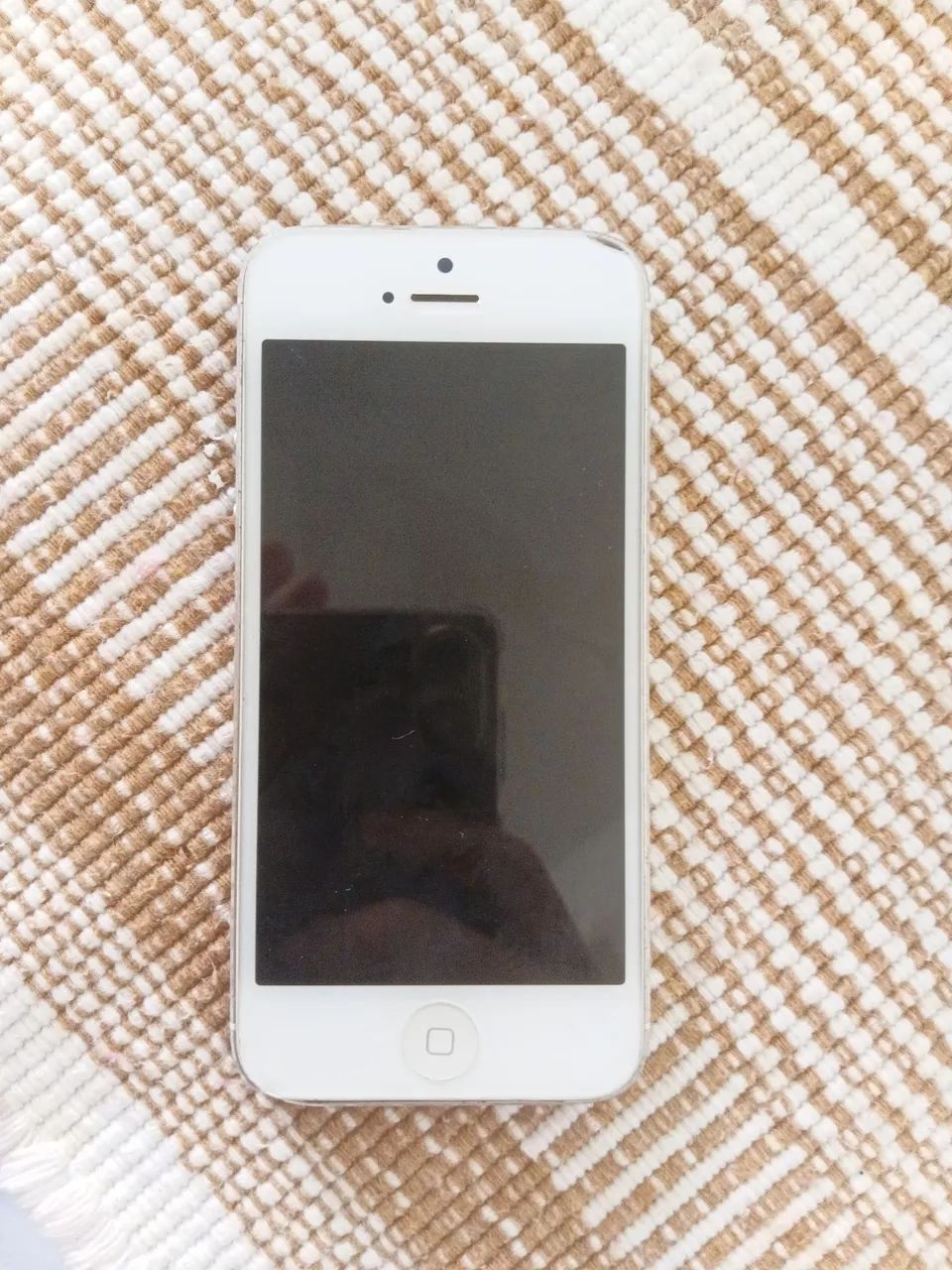 iPhone 5.
