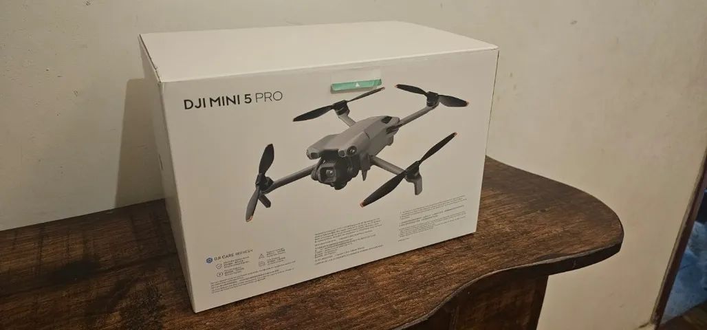 Drone Dji Mini 5 Pro Fly More Combo Plus 4K com controle Rc2 cinza (novo - nunca usei)