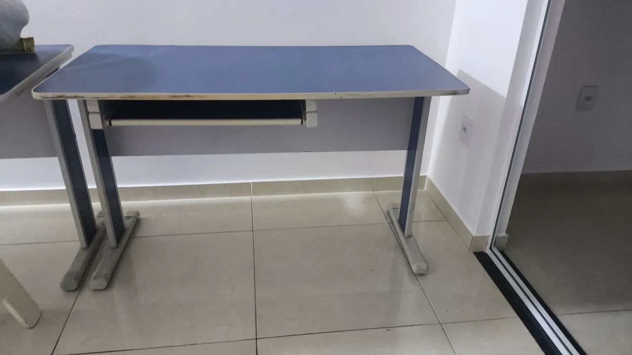 MESA DE ESCRITÓRIO LEVE