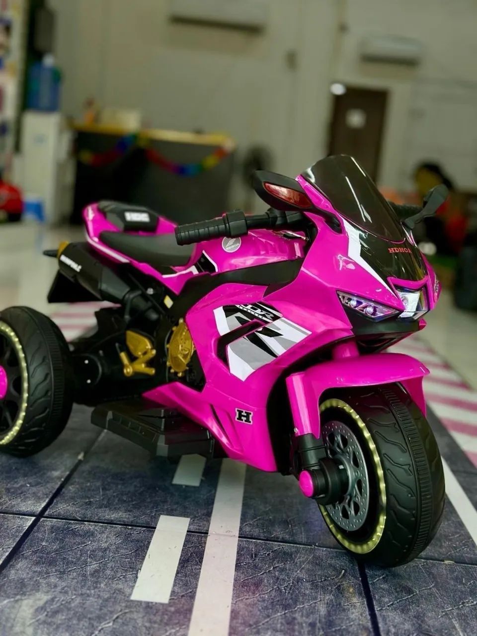 MOTOS E CARROS ELÉTRICOS INFANTIS