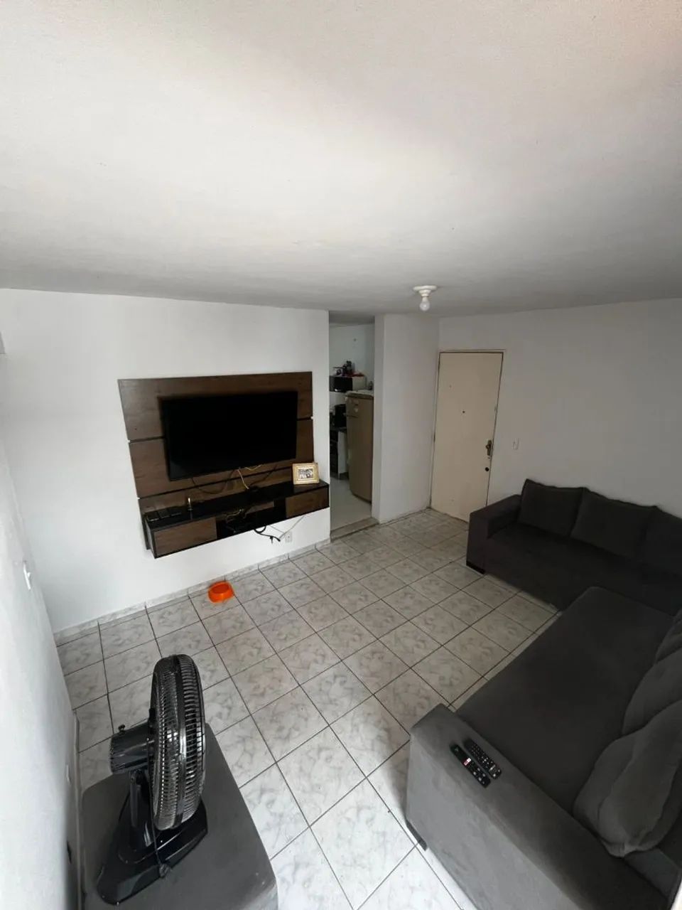 Apartamento dois quartos primeiro andar 