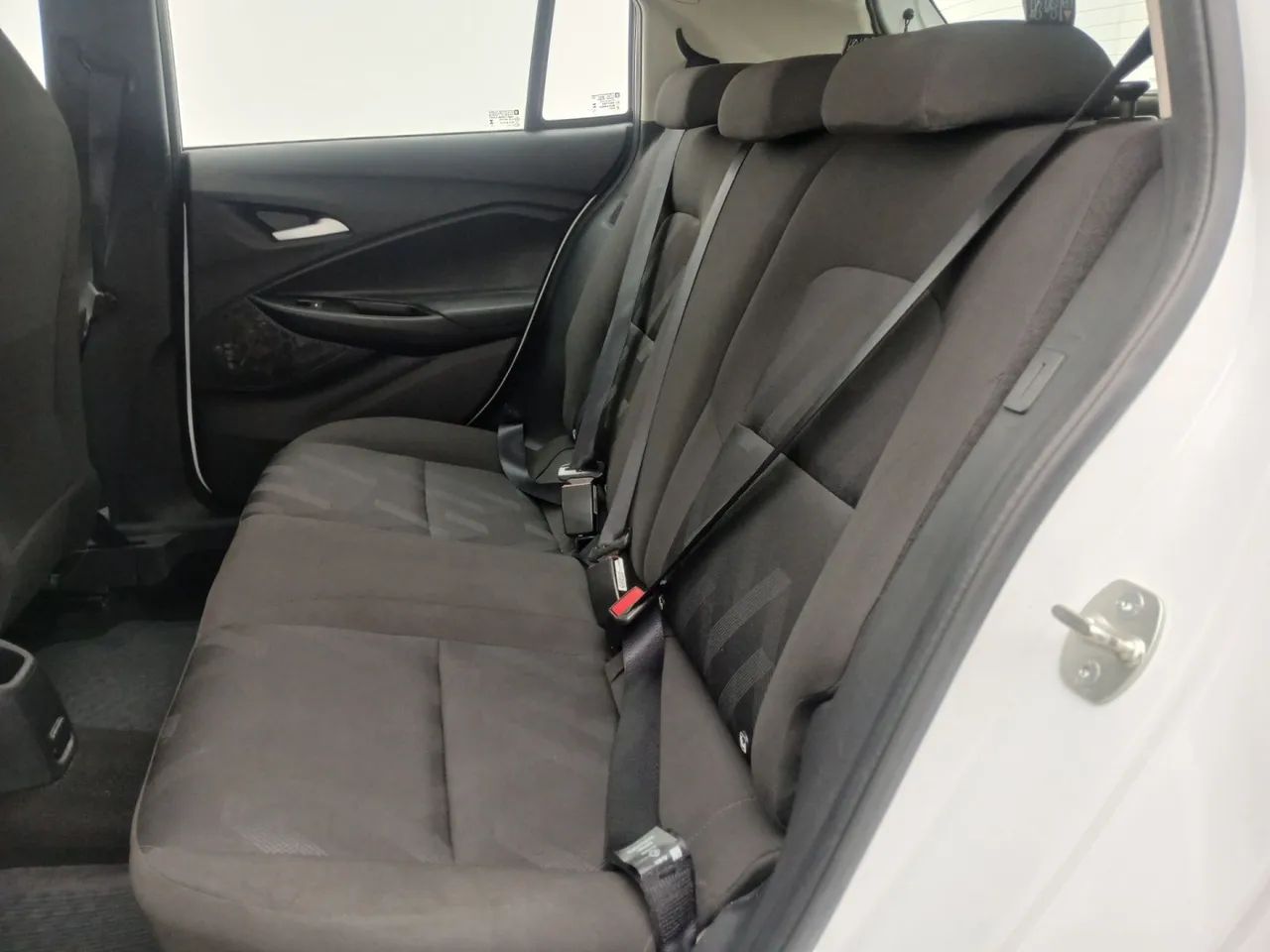 Chevrolet Onix Hatch 1.0 12V Flex Mec. 4P, foto 17 de 18