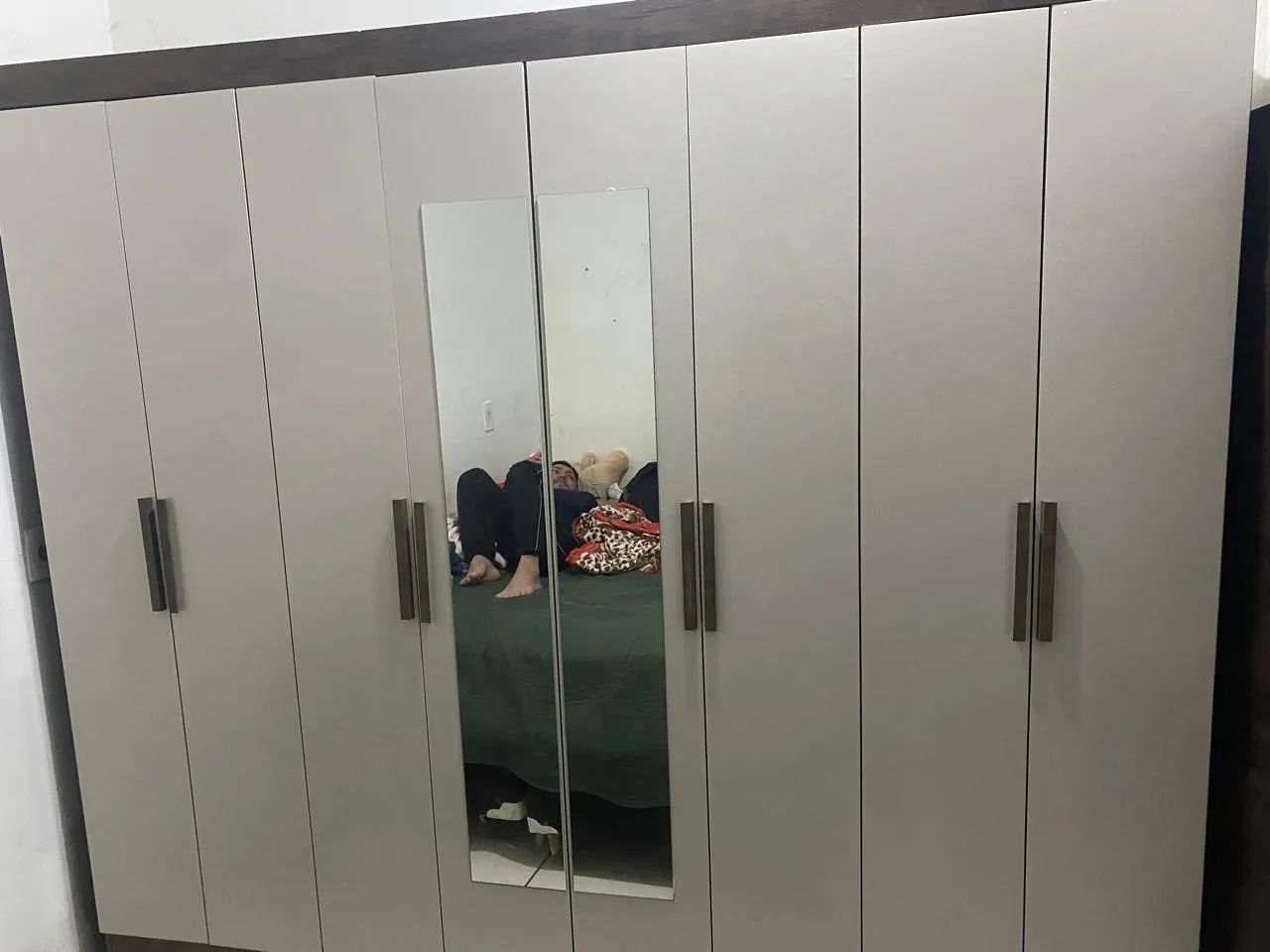 Roupeiro 8 portas em ótimas condições  - Foto 2