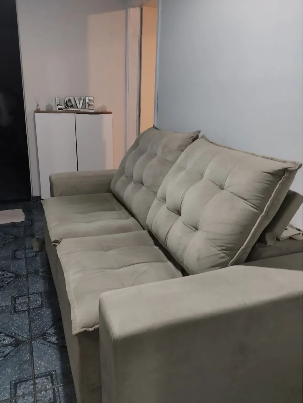 SOFÁ RETRÁTIL E VELUDO - Foto 5