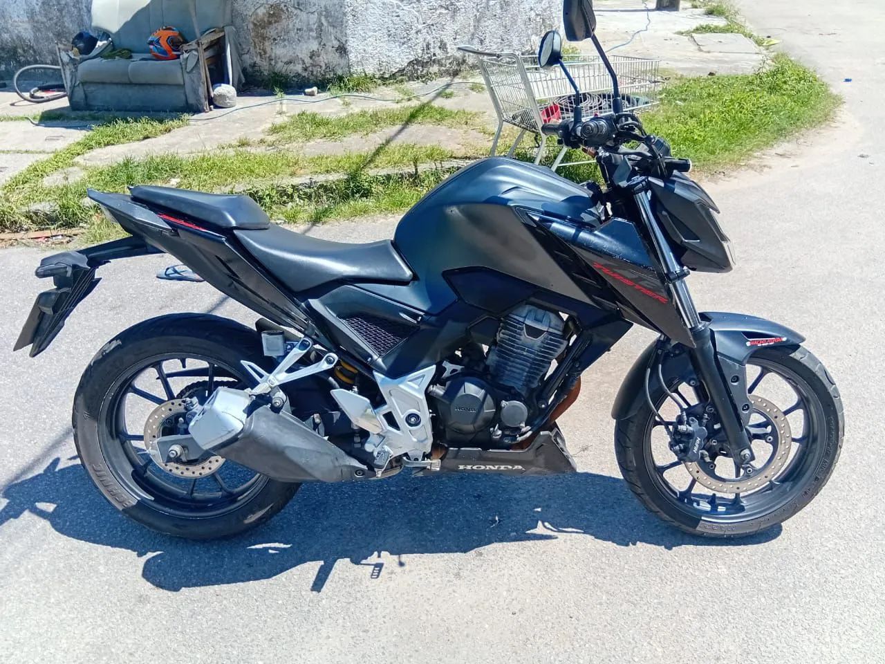 CB300f 2024 - Foto 2