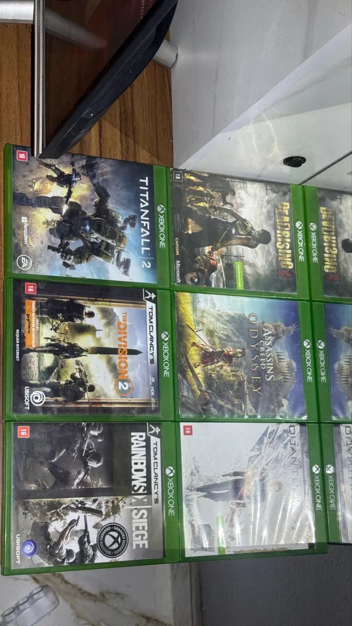 Xbox one s + 6 jogos de disco + Conta da Microsoft com mais 3 jogos  - Foto 2