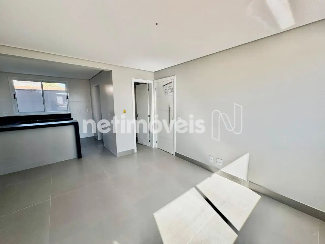 Apartamento com 3 Quartos e 3 banheiros à Venda, 84 m²;