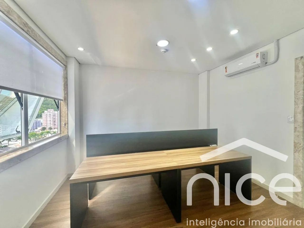 Sala comercial mobiliada para locação, bairro centro, Itajaí-SC