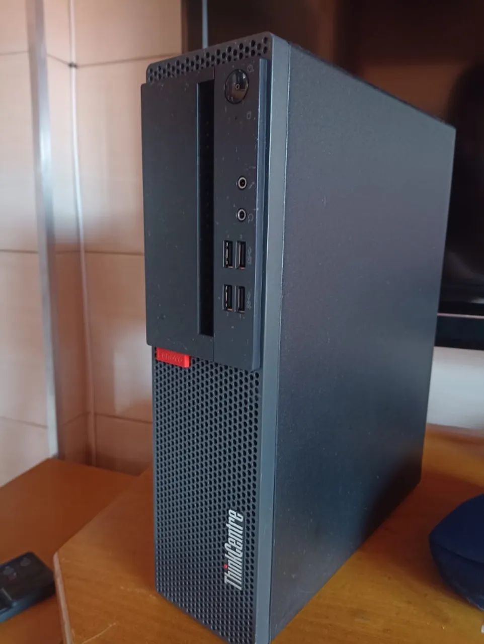 Desktop Lenovo ThinkCentre M910s Com Processador Intel Core i5 6500 3.2Ghz