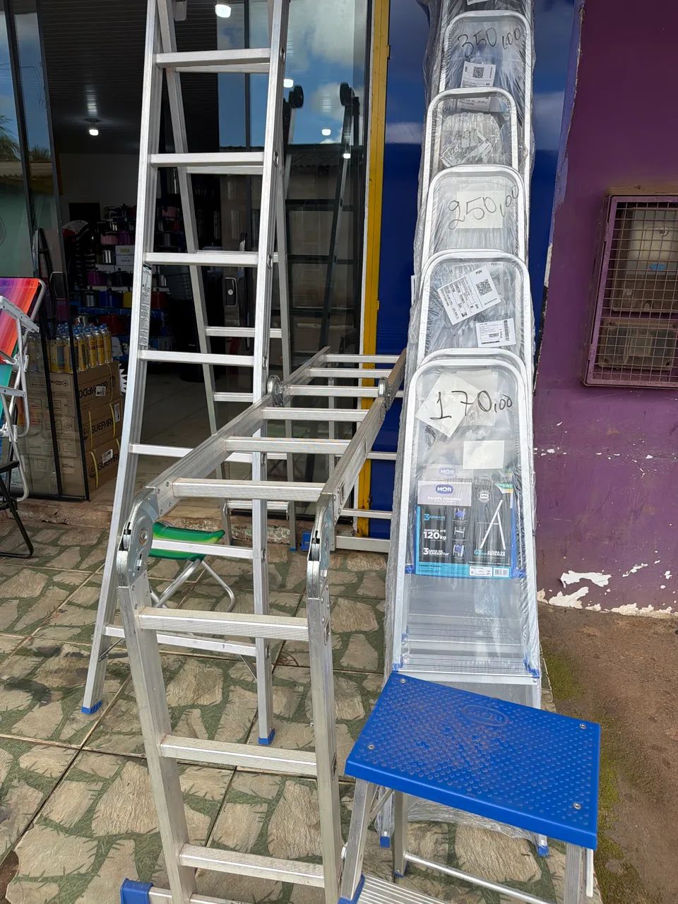 ESCADAS EM ALUMÍNIO 