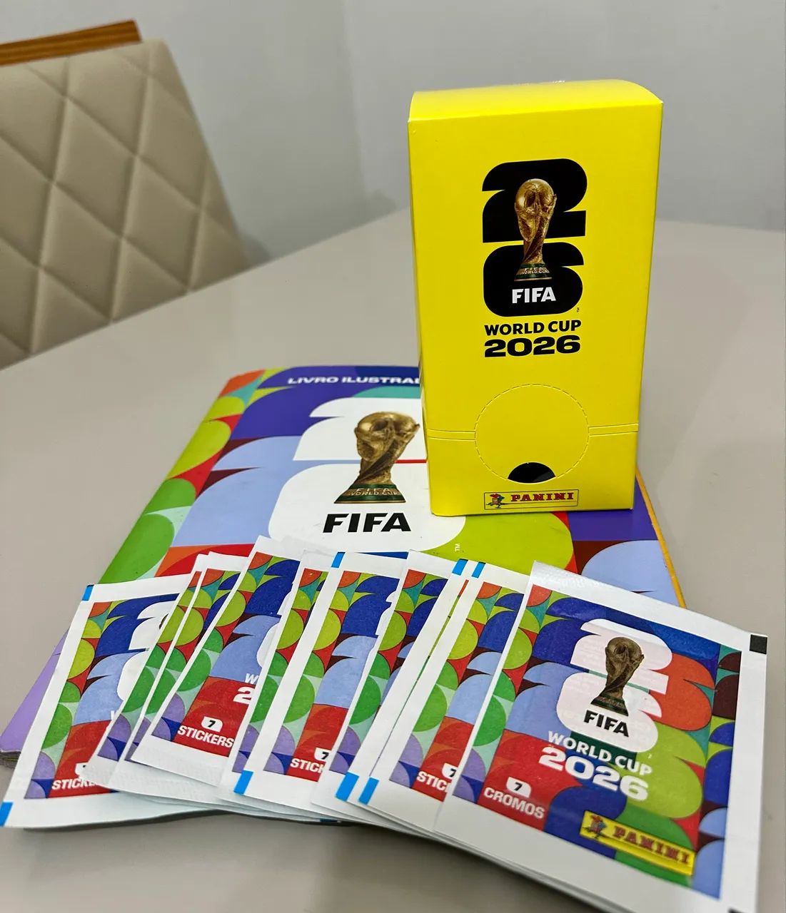 Caixa pacote figurinhas Copa 2026 Panini 