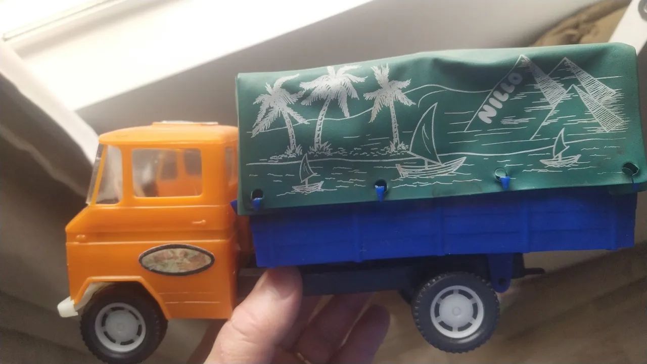 Miniatura caminhão plástico anos 80 nillo