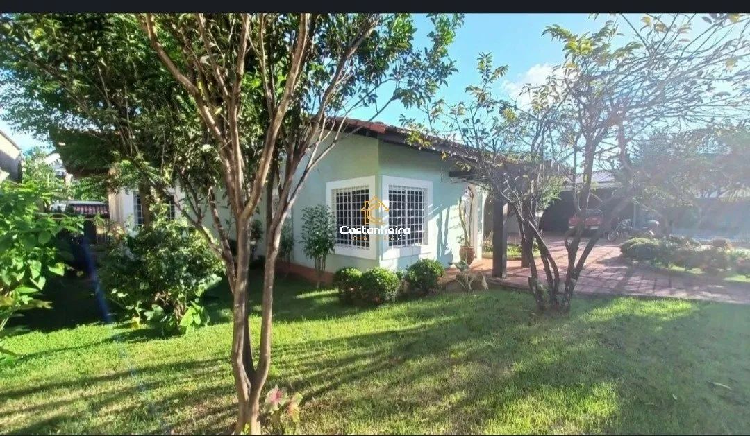 Casa com Edícula - 05 Quartos: 02 Suítes Plenas e 01 Dormitório na Residência Principal e  - Foto 2