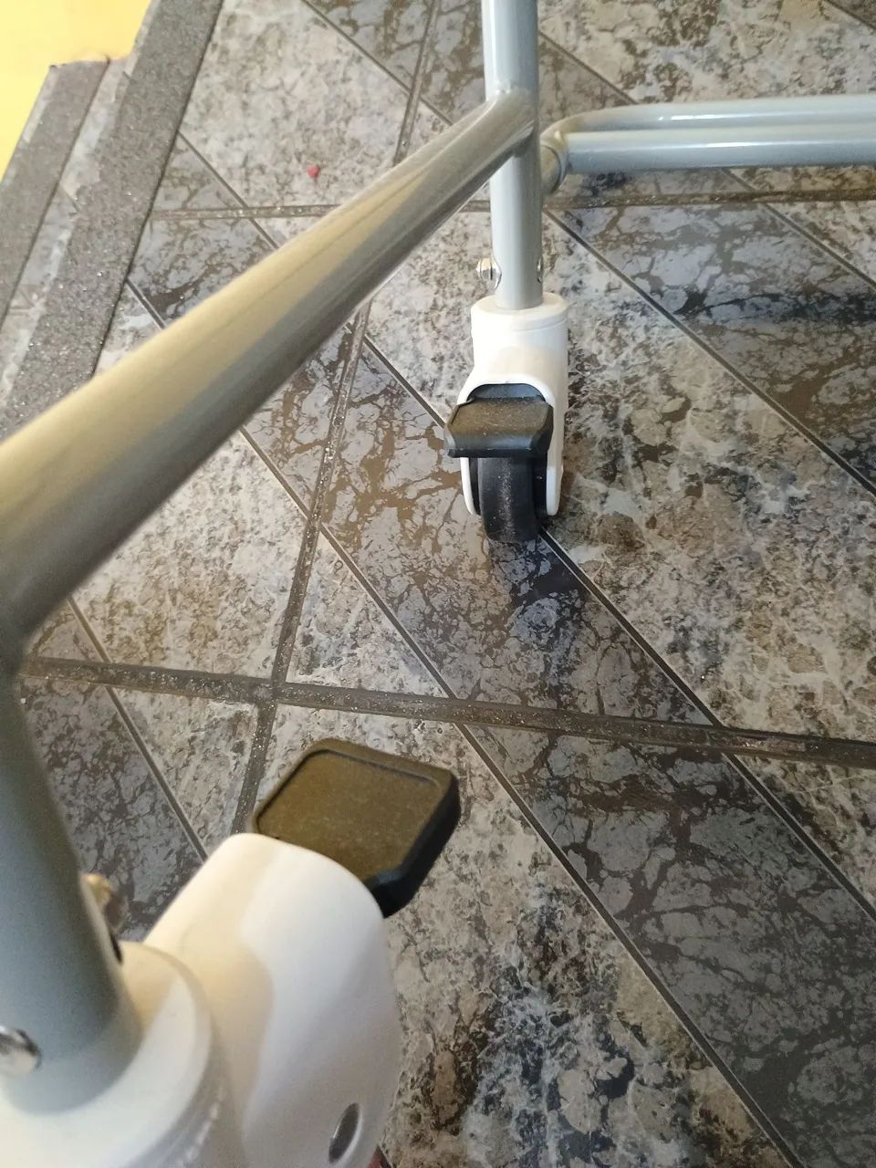 Cadeira de Banho e Higiene - Foto 4