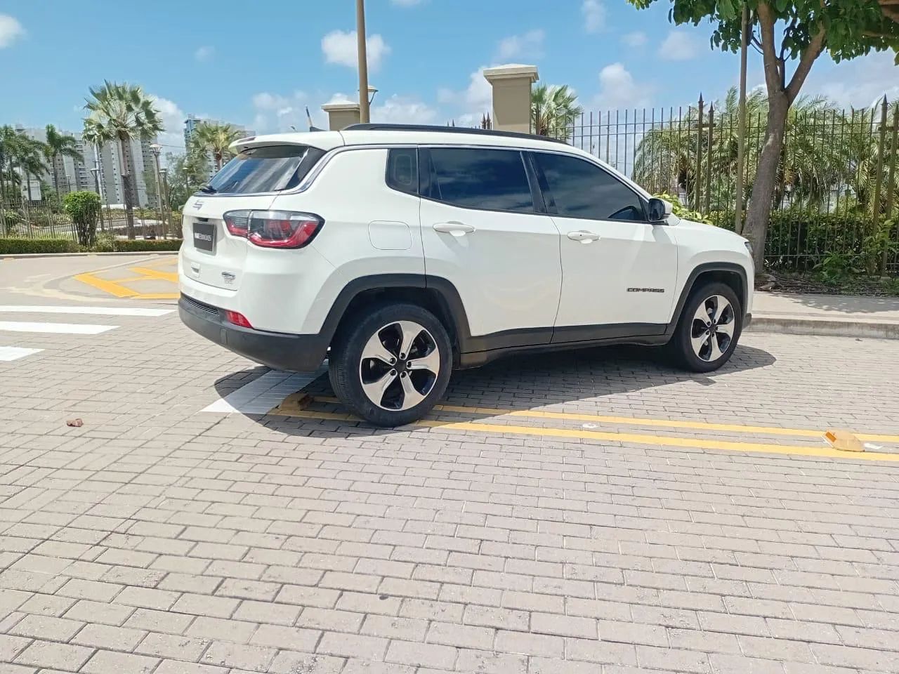 Jeep Compass Longitude 2.0 4X2 Flex 16V Aut. 2018 - Foto 4