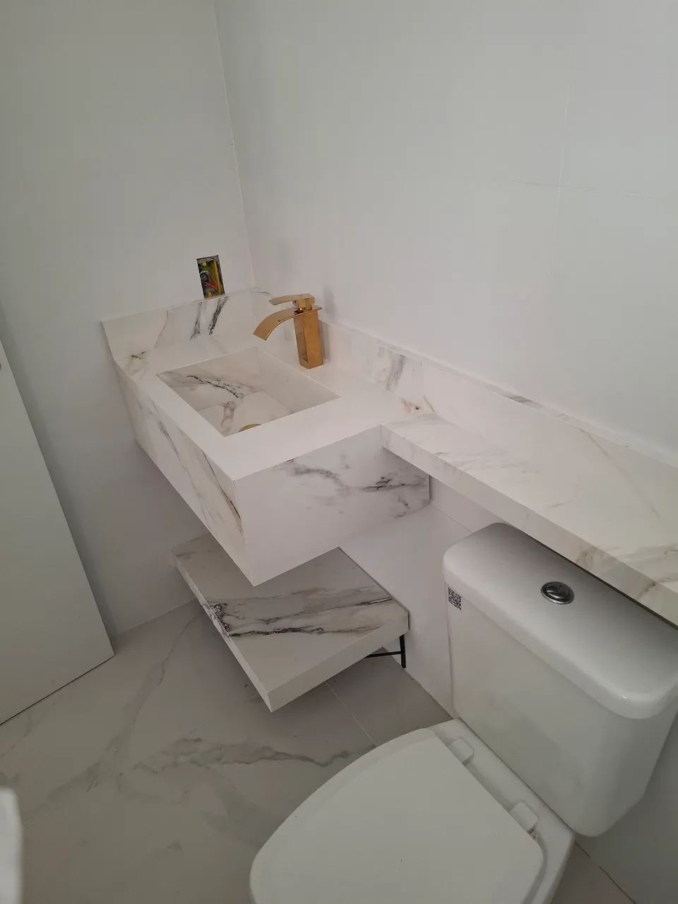 Lavatórios em porcelanato sob medida  - Foto 5
